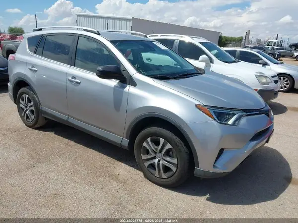 2T3ZFREV5HW370348 2017 TOYOTA RAV 4 - Image 1