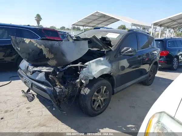 2T3ZFREV5HW377154 2017 TOYOTA RAV 4 - Image 2