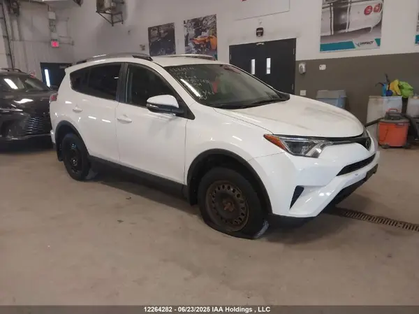 2T3ZFREV5JW427363 2018 TOYOTA RAV 4 - Image 1