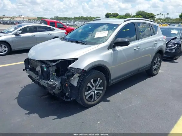 2T3ZFREV5JW477468 2018 TOYOTA RAV 4 - Image 2
