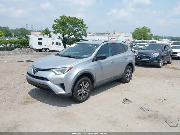 2T3ZFREV5JW491225 2018 TOYOTA RAV 4 - Image 2