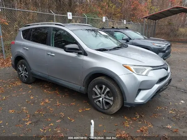 2T3ZFREV6HW318405 2017 TOYOTA RAV 4 - Image 1