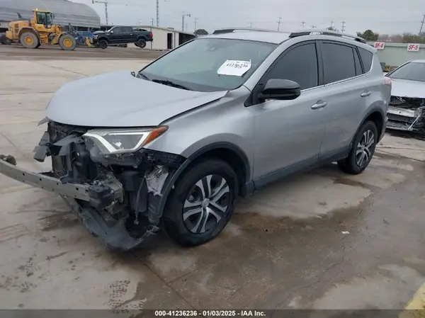 2T3ZFREV6HW352523 2017 TOYOTA RAV 4 - Image 2