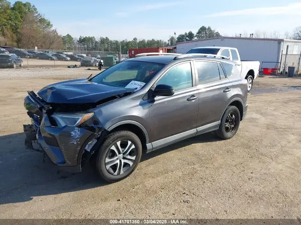 2T3ZFREV6HW371458 2017 TOYOTA RAV 4 - Image 2