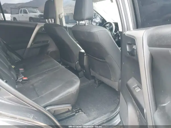 2T3ZFREV6HW395050 2017 TOYOTA RAV 4 - Image 8