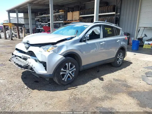 2T3ZFREV6JW421099 2018 TOYOTA RAV 4 - Image 2