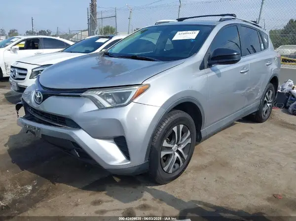 2T3ZFREV7GW278530 2016 TOYOTA RAV 4 - Image 2