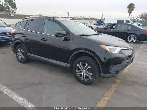 2T3ZFREV7JW504833 2018 TOYOTA RAV 4 - Image 1