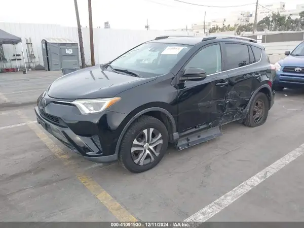 2T3ZFREV7JW504833 2018 TOYOTA RAV 4 - Image 2