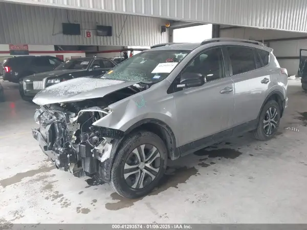 2T3ZFREV8HW339692 2017 TOYOTA RAV 4 - Image 2