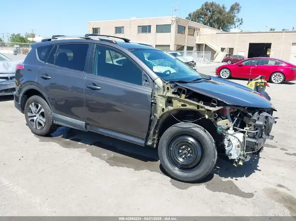 2T3ZFREV8HW340311 2017 TOYOTA RAV 4 - Image 1