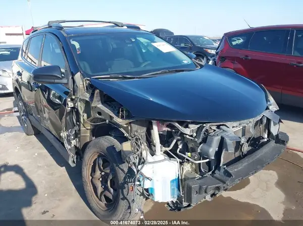 2T3ZFREV8HW388357 2017 TOYOTA RAV 4 - Image 1