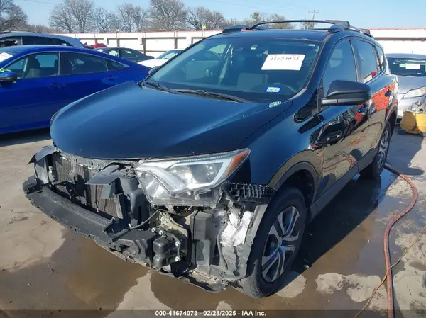 2T3ZFREV8HW388357 2017 TOYOTA RAV 4 - Image 2
