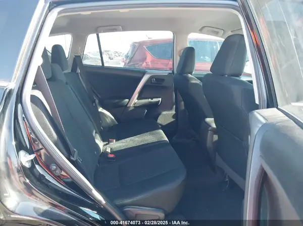 2T3ZFREV8HW388357 2017 TOYOTA RAV 4 - Image 8