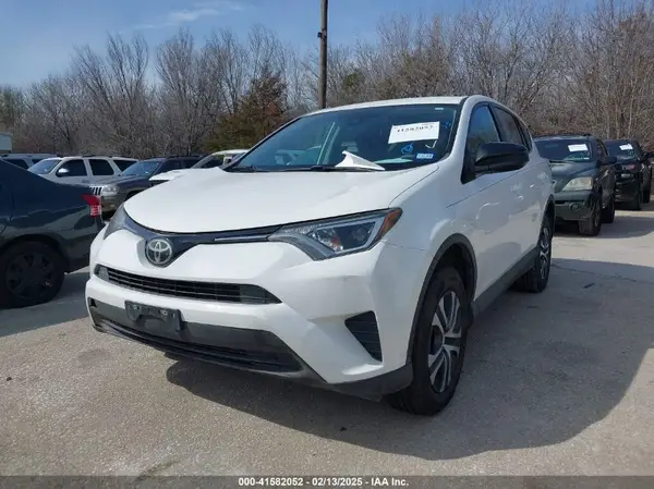 2T3ZFREV8HW403312 2017 TOYOTA RAV 4 - Image 2