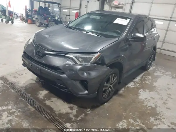 2T3ZFREV8JW416843 2018 TOYOTA RAV 4 - Image 2