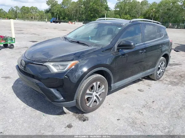 2T3ZFREV8JW460857 2018 TOYOTA RAV 4 - Image 2