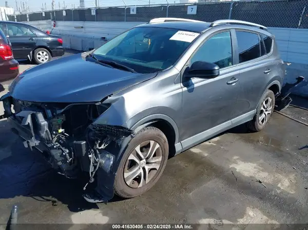 2T3ZFREV9HW313442 2017 TOYOTA RAV 4 - Image 2