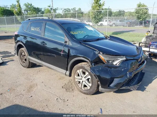 2T3ZFREV9HW381708 2017 TOYOTA RAV 4 - Image 1