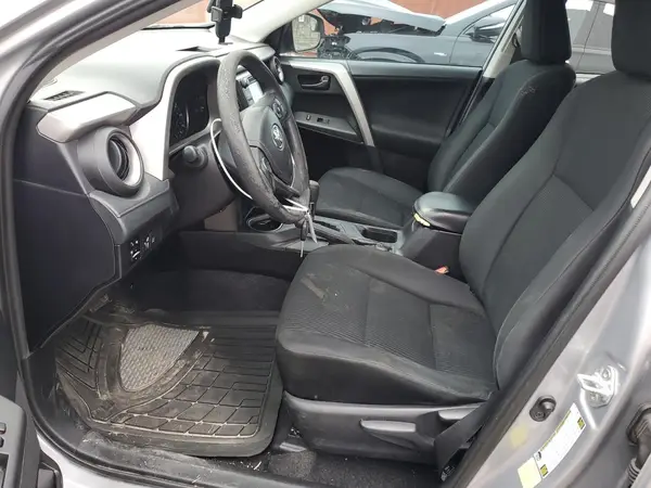2017 TOYOTA RAV 4 auction photo 7