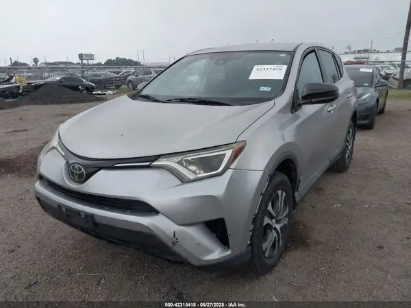 2T3ZFREV9HW397441 2017 TOYOTA RAV 4 - Image 2