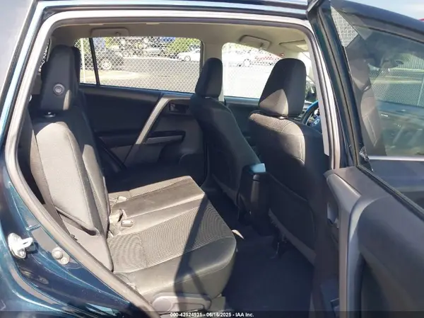 2T3ZFREV9JW430315 2018 TOYOTA RAV 4 - Image 8