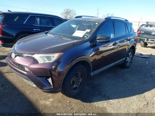 2T3ZFREVXHW329875 2017 TOYOTA RAV 4 - Image 2
