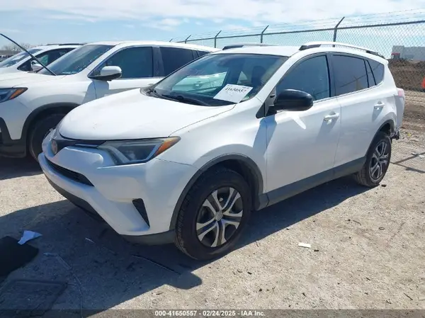 2T3ZFREVXHW353593 2017 TOYOTA RAV 4 - Image 2