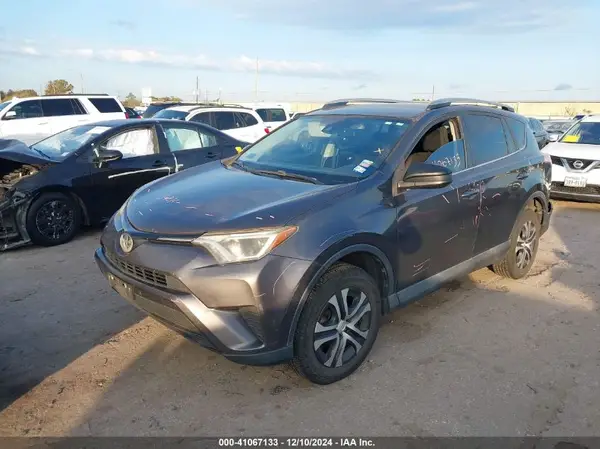 2T3ZFREVXHW356591 2017 TOYOTA RAV 4 - Image 2
