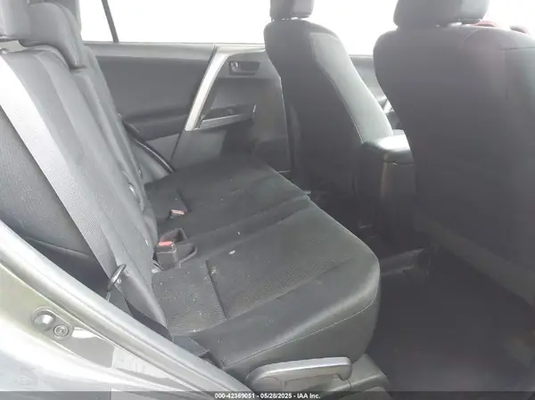 2T3ZFREVXHW364447 2017 TOYOTA RAV 4 - Image 8