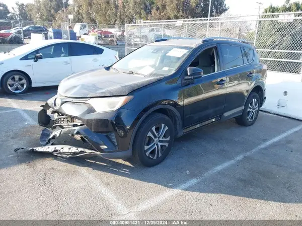 2T3ZFREVXHW371270 2017 TOYOTA RAV 4 - Image 2