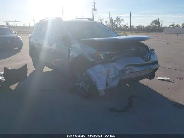 2T3ZFREVXJW443400 2018 TOYOTA RAV 4 - Image 1