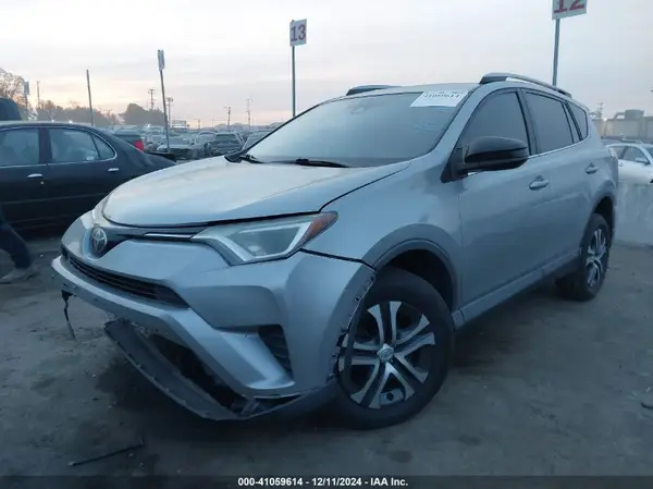 2T3ZFREVXJW463193 2018 TOYOTA RAV 4 - Image 2