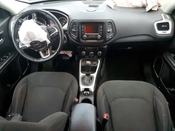 3C4NJCAB0JT133687 2018 JEEP COMPASS - Image 8