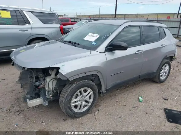 3C4NJCAB0JT250928 2018 JEEP COMPASS - Image 2