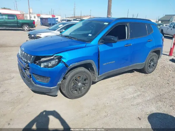 3C4NJCAB0JT286103 2018 JEEP COMPASS - Image 2