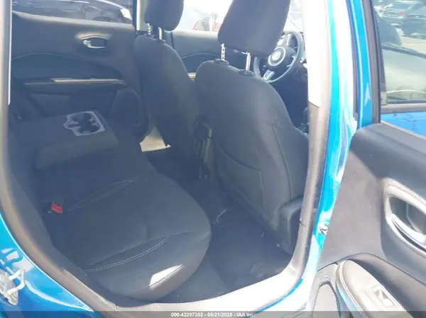 3C4NJCAB0JT338622 2018 JEEP COMPASS - Image 8