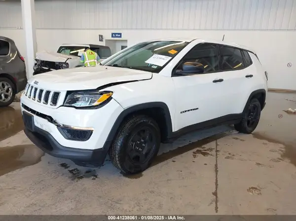 3C4NJCAB0JT460929 2018 JEEP COMPASS - Image 2