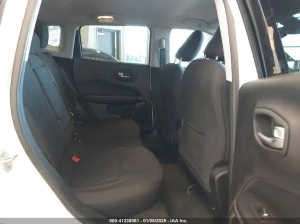 3C4NJCAB0JT460929 2018 JEEP COMPASS - Image 8