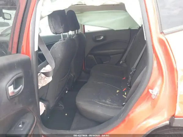 3C4NJCAB0JT461627 2018 JEEP COMPASS - Image 8