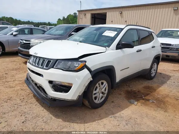 3C4NJCAB0JT471302 2018 JEEP COMPASS - Image 2