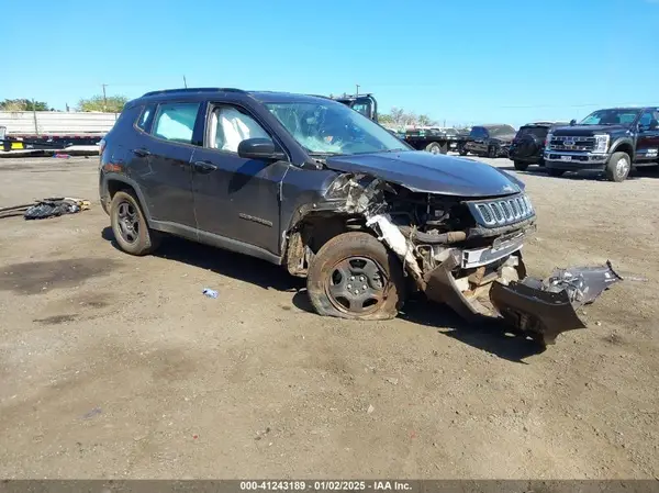 3C4NJCAB0KT736740 2019 JEEP COMPASS - Image 1