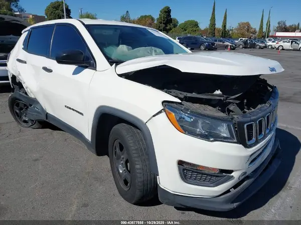 3C4NJCAB0KT737208 2019 JEEP COMPASS - Image 1