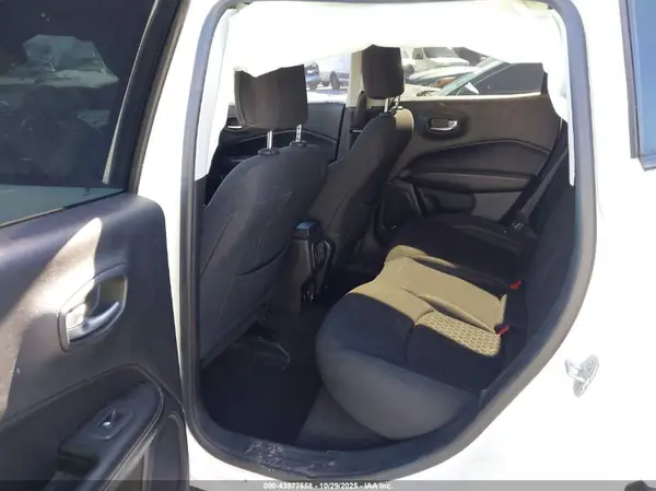 3C4NJCAB0KT737208 2019 JEEP COMPASS - Image 8