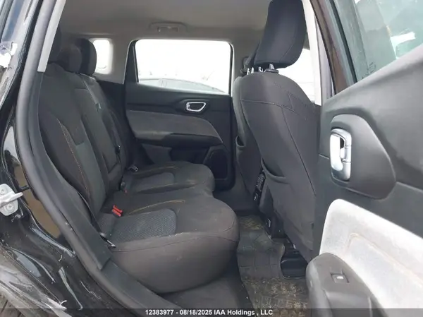 3C4NJCAB0NT136952 2022 JEEP COMPASS - Image 8