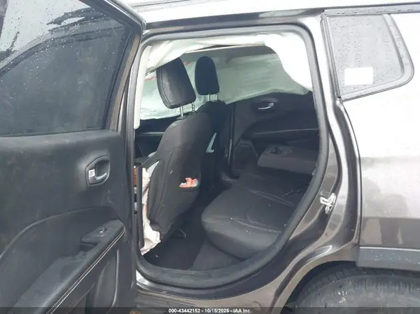 3C4NJCAB1JT123198 2018 JEEP COMPASS - Image 8