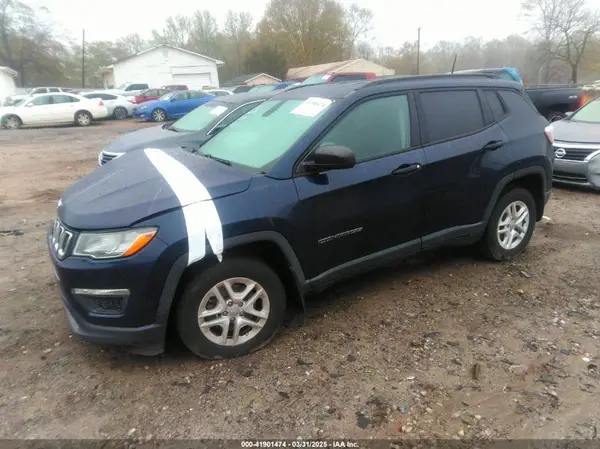 3C4NJCAB1JT204489 2018 JEEP COMPASS - Image 2