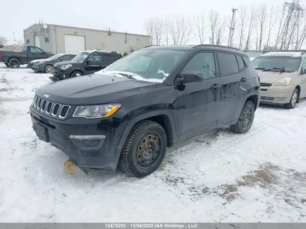 3C4NJCAB1JT249240 2018 JEEP COMPASS - Image 2