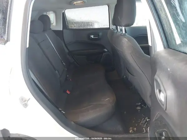 3C4NJCAB1JT267818 2018 JEEP COMPASS - Image 8