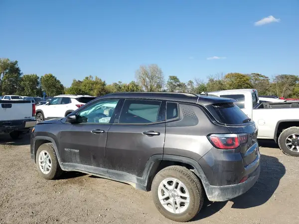 3C4NJCAB1JT286210 2018 JEEP COMPASS - Image 2